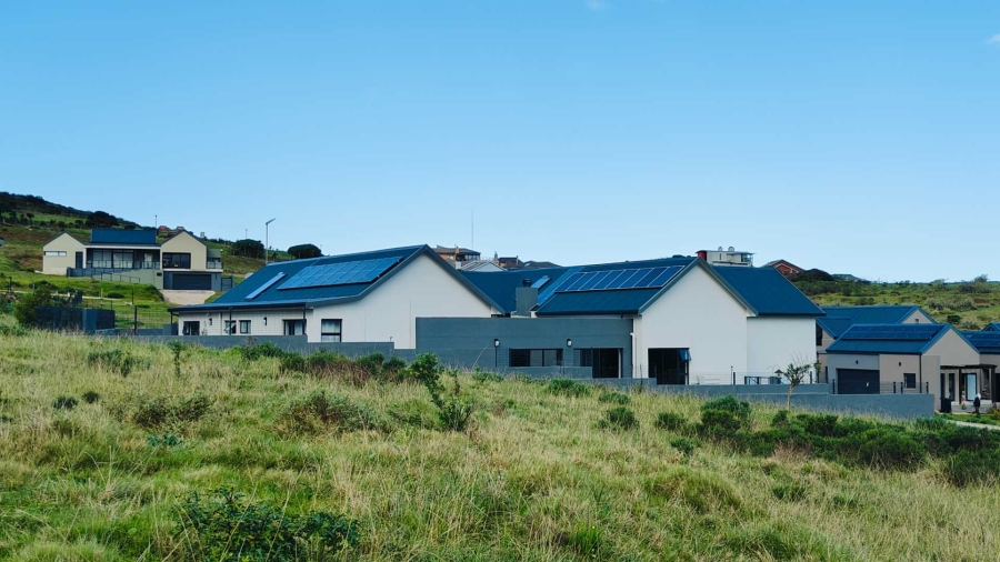 4 Bedroom Property for Sale in Outeniquasbosch Western Cape